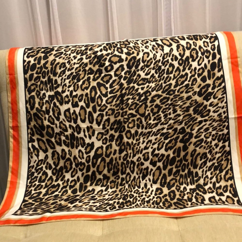Vince Camuto animal print scarf black,brown, orange, gold, pre owned, NO BOX